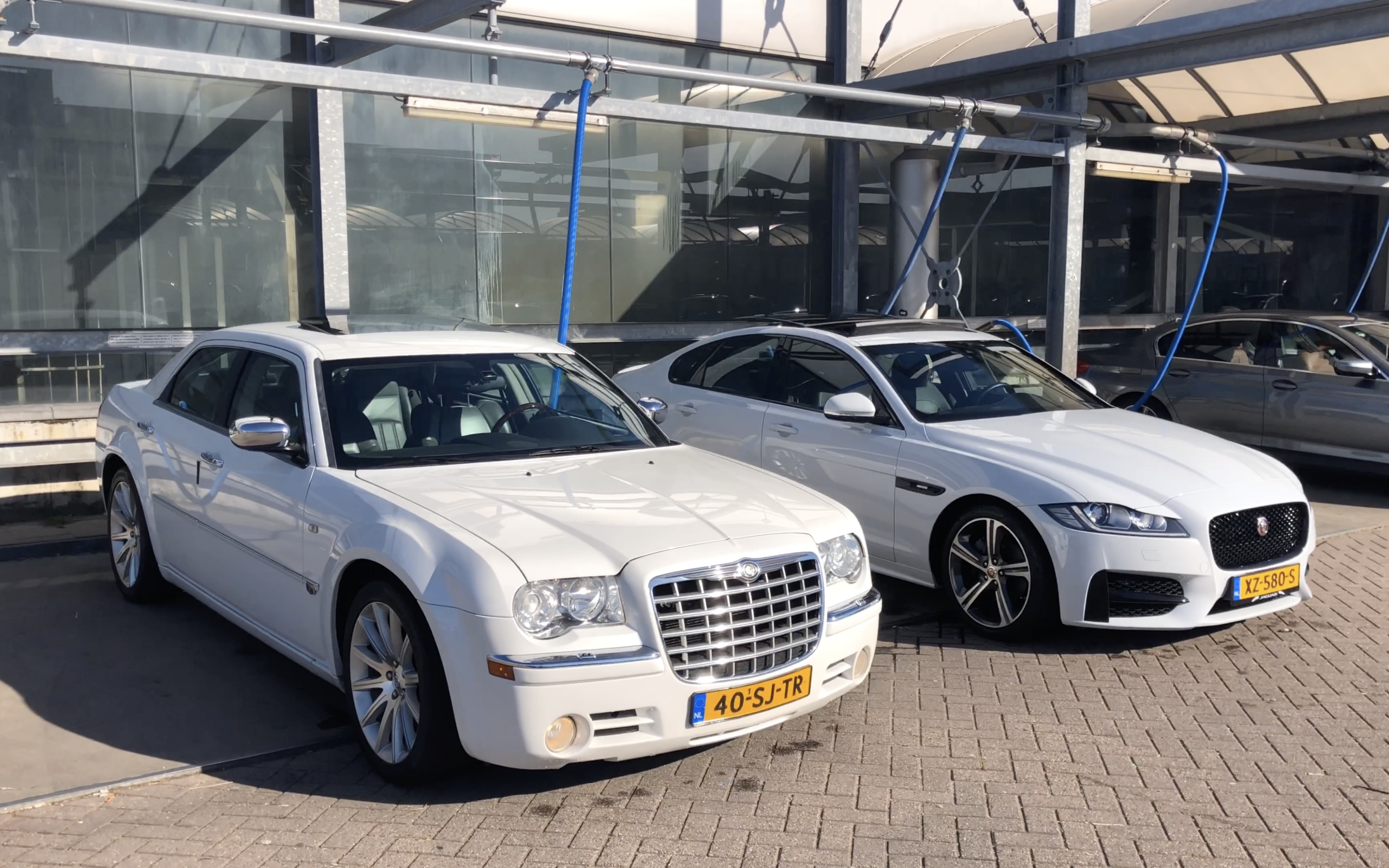 Trouwauto huren Jaguar en Chrysler