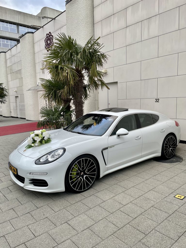Trouwauto huren Schiedam - Porsche Panamera trouwauto huren